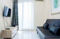 Sảnh chờ Comfy 2BR Apartement at Mutiara Bekasi By Travelio