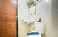 Toilet Kamar 4 Pleasurable 1BR Apartment near Exit Toll Pasteur at Gateway Pasteur By Travelio