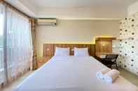 Kamar Tidur Spacious Studio Room Apartment at Beverly Dago By Travelio