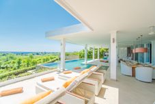 Phòng ngủ Deep Blue Villa Bali
