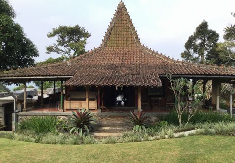 Exterior Rumah Jawa Antik