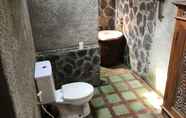 Toilet Kamar 5 Rumah Jawa Antik