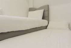 Kamar Tidur 2 Exquisite 2BR Apartment at Branz BSD By Travelio