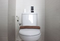In-room Bathroom 4 Gorgeous Studio with Mountain View at Gateway Pasteur Apartment By Travelio