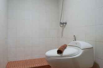 In-room Bathroom 4 Spacious & Best Value Studio Room Apartment at High Point Serviced By Travelio