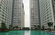 Swimming Pool 5 Comfort Studio Apartment M-Town Residence with Garden View By Travelio