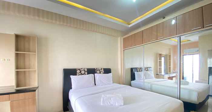 Bedroom Simply and Cozy 3BR Apartment at Gateway Ahmad Yani Cicadas By Travelio