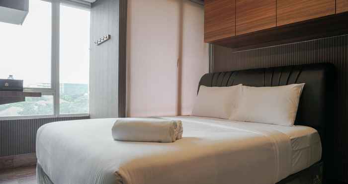 Kamar Tidur Comfortable and Tidy 1BR at Nifarro Park Apartment By Travelio