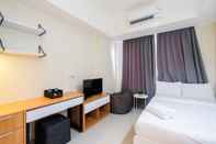 ห้องนอน Nice and New Studio at Evenciio Margonda Apartment By Travelio