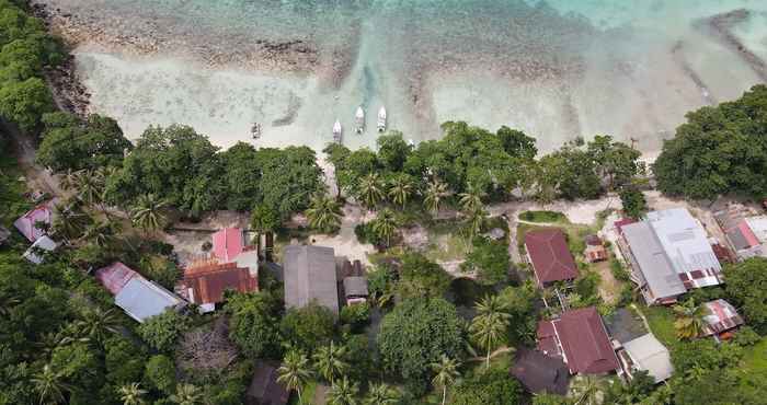 Exterior Lumba Lumba Diving Centre & Beach Resort