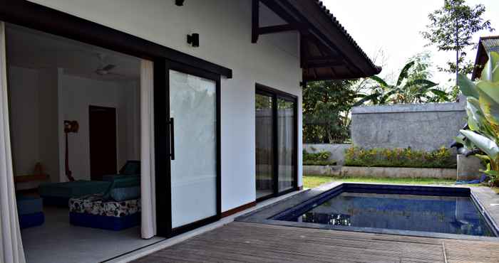 Swimming Pool Villa Zensational