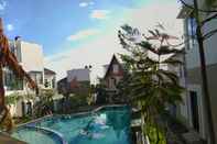 Swimming Pool Garden House Alana Syariah