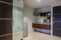 Common Space Classic and Modern Studio Apartment at The Square Surabaya By Travelio