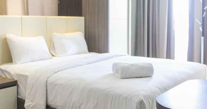 Bedroom Fancy and Nice Studio at Menteng Park Apartment By Travelio