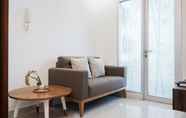 Ruang untuk Umum 2 Best 2BR Apartment at Capitol Park Residence By Travelio