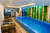 Swimming Pool New World Hotel Hue
