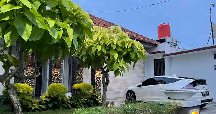 Bangunan Bali Luxury Guest House Purwokerto