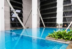 Swimming Pool 6 High Floor and Comfortable 1BR Paddington Heights Apartment By Travelio