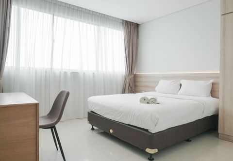 Bedroom High Floor and Comfortable 1BR Paddington Heights Apartment By Travelio