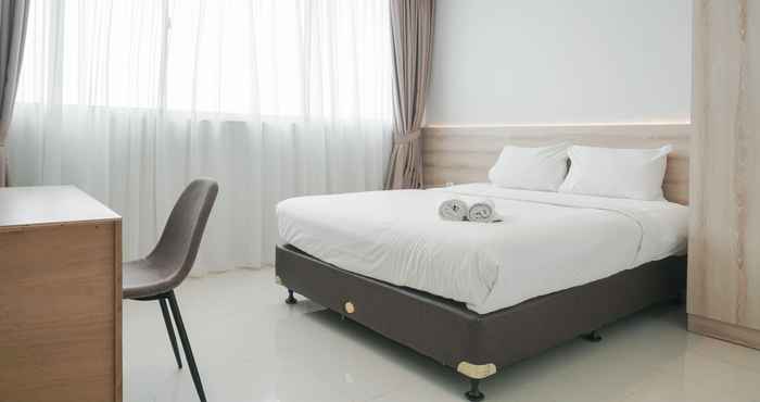 Kamar Tidur High Floor and Comfortable 1BR Paddington Heights Apartment By Travelio