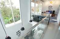 Common Space White House Villa Batu