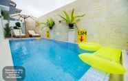 Swimming Pool 5 White House Villa Batu