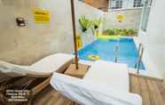 Kolam Renang 4 White House Villa Batu