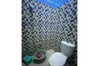 Toilet Kamar Homestay Kopter Makassar