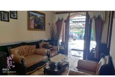 로비 Homestay Hanum