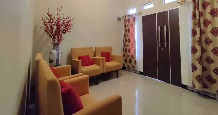 Lobby Intan Guest House