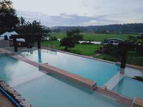 Hồ bơi 4 Vinewoods Resort by Cocotel