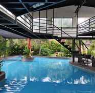 Hồ bơi 3 Vinewoods Resort by Cocotel