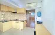 Ruang Umum 4 Comfortable 2BR Apartment with AC in Living Room at The Jarrdin Cihampelas By Travelio