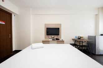 Common Space 4 Cozy Living Studio Room Apartment at Cinere Resort By Travelio