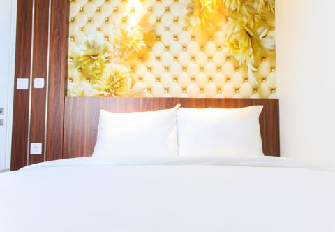 Bedroom Simply Modern and Best 1BR at Tuscany Apartment By Travelio