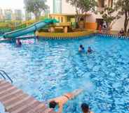 Swimming Pool 6 Comfort 2BR at Great Western Resort Apartment By Travelio