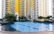 Kolam Renang 6 Simply Good Studio Room at Springlake Summarecon Apartment By Travelio