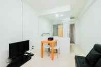 Ruang untuk Umum Homey and Comfortable Studio at Titanium Square Apartment By Travelio