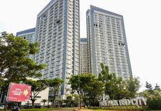 Lobby 6 Cozy and Comfort 1BR at Casa De Parco Apartment By Travelio