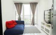 Ruang Umum 2 Cozy and Comfort 1BR at Casa De Parco Apartment By Travelio