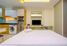 Common Space 2 Comfort and Strategic Studio at Menteng Park Apartment By Travelio