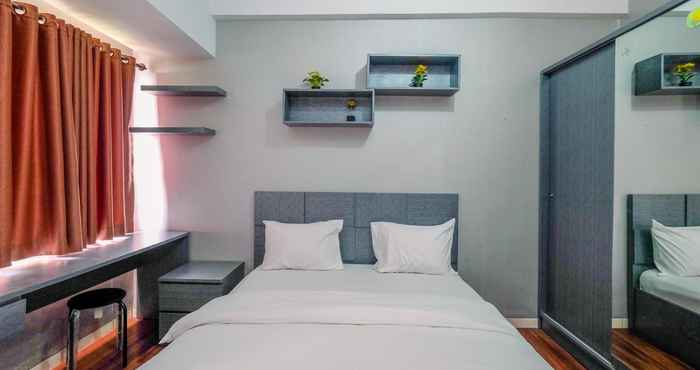 Kamar Tidur Simply and Comfortable Studio at Margonda Residence 5 Apartment By Travelio