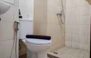 In-room Bathroom 4 Cozy Studio Apartment at Vida View Makassar By Travelio