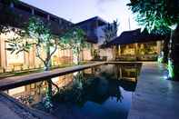 สระว่ายน้ำ Sienna Villa Kuta Lombok