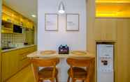 Ruang Umum 4 Homey and Comfy 2BR at Meikarta Apartment By Travelio