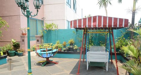 外部的 2 Comfortable 2BR Apartment at Pangeran Jayakarta By Travelio