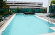 Kolam Renang 7 Comfortable 2BR Apartment at Pangeran Jayakarta By Travelio