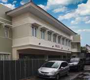 Bangunan 2 Urbanview Hotel Syariah Casa Azmya Yogyakarta