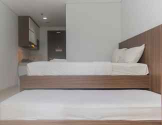 Kamar Tidur 2 Comfort and Homey Studio at The Enviro Apartment By Travelio