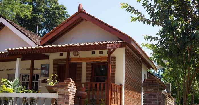 Exterior Homestay Mudiyono